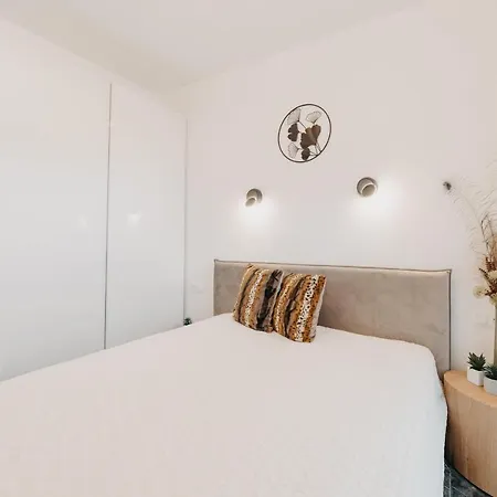 Daire Bangu Namai - Apartamentai Su 2-iem Terasomis